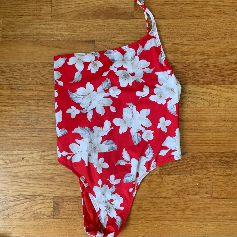 NWT Frankie’s Bikinis One Shouldered Bathing Suit